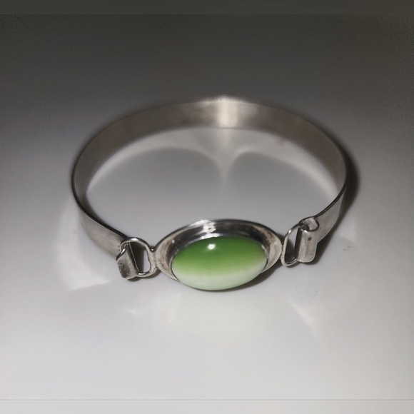 Stering Silver cuff bracelet with gree tigers-eye stone - Picture 1 of 9